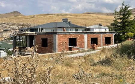 Maraş’ta inşaat süreci tüm yönleriyle ilerliyor